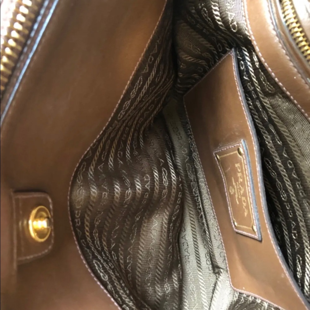 Auth Prada Vitello Double Zip Convertible Tote - Picture 4 of 8